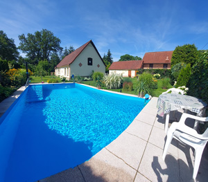 Garten mit Pool